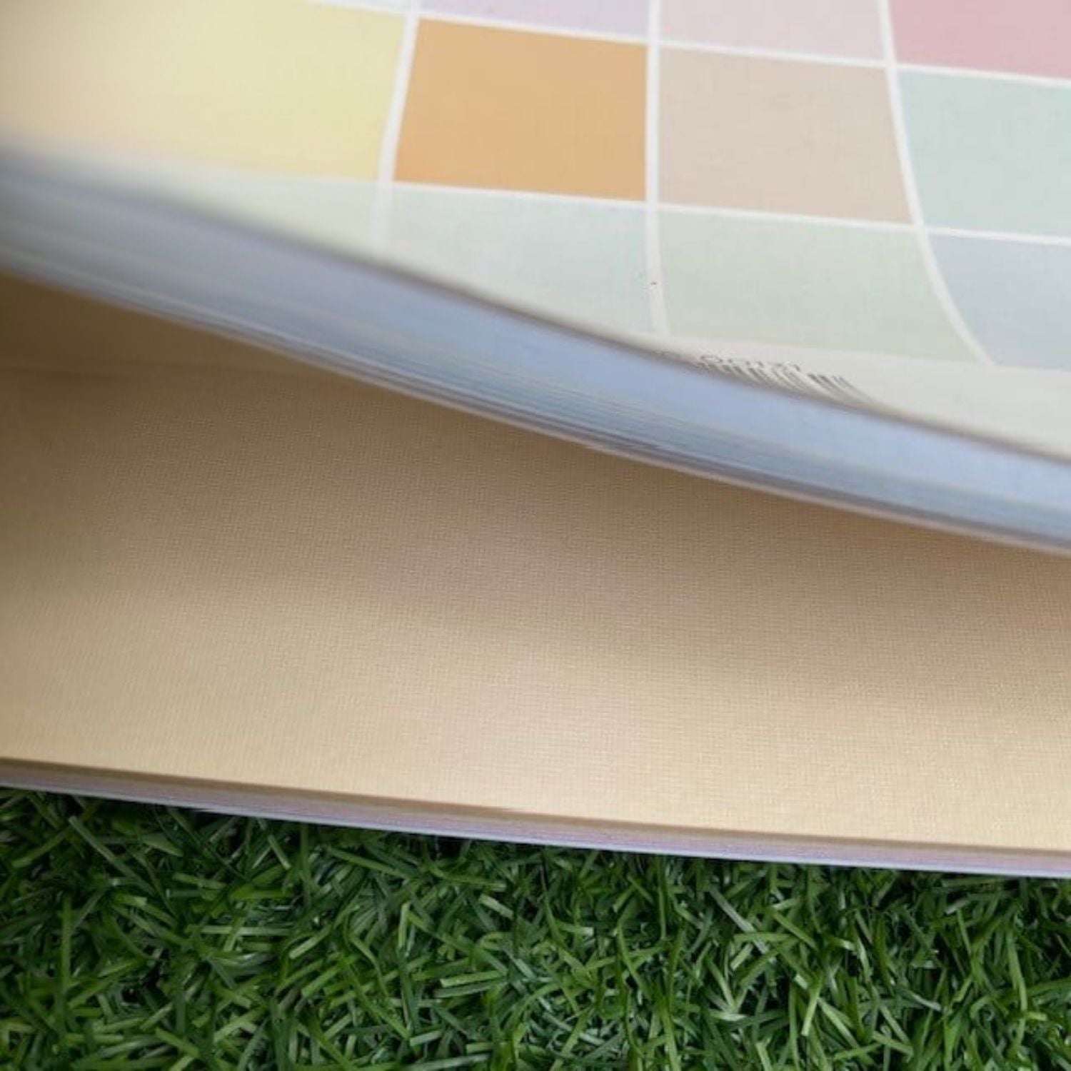 Pastels Solid Cardstock Stack 6" / Paquete Cartulina Texturizada Colores Pasteles Papel DCWV