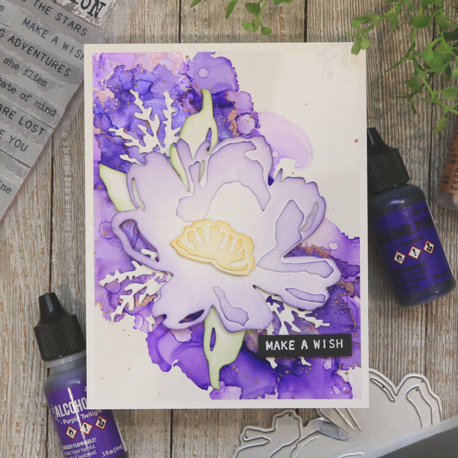 Tim Holtz Alcohol Pearls Villainous / Tinta al Alcohol Aperlada Morado Tintas al Alcohol Ranger