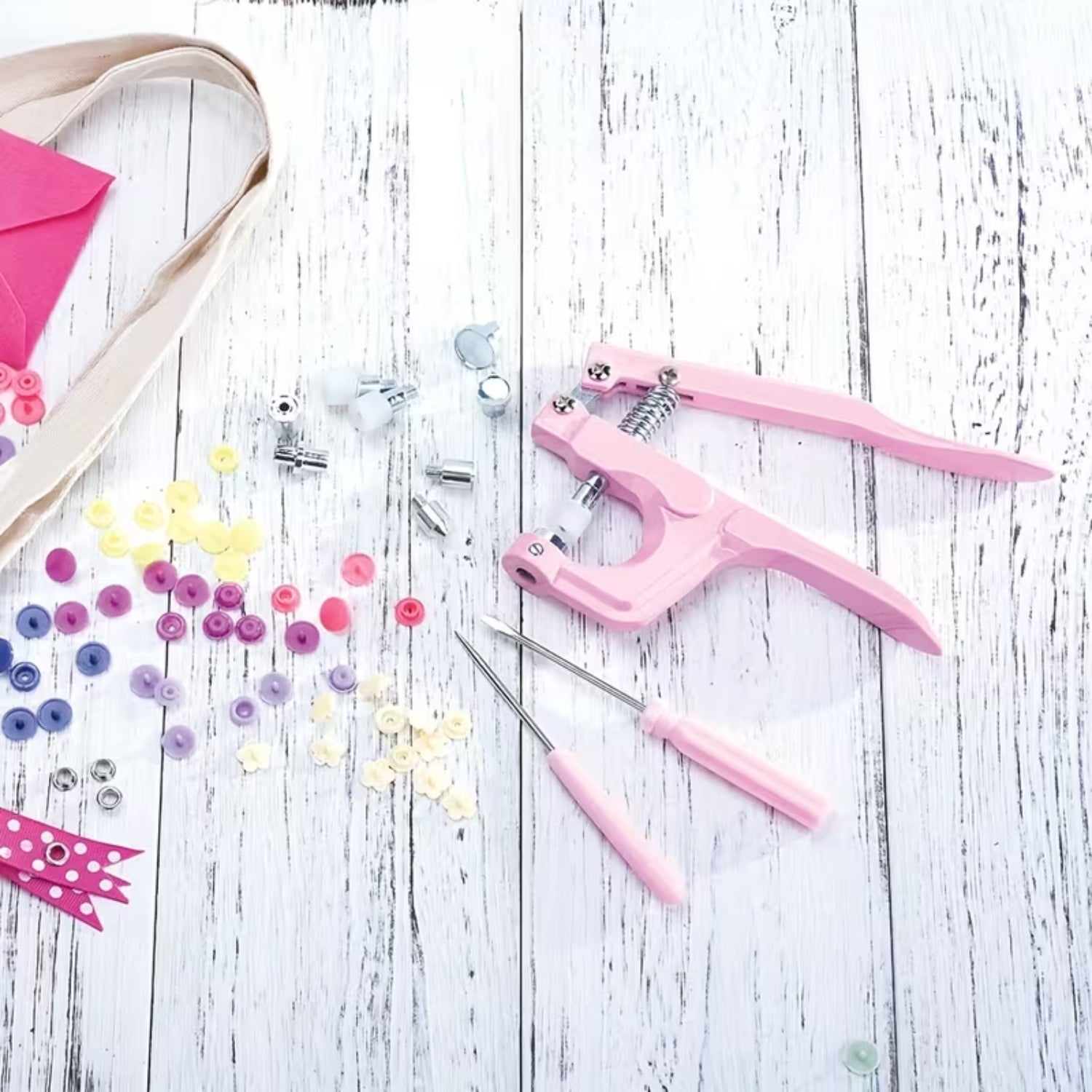 Remachadora de Botones Rosa con Botones Perforadoras Hobbees