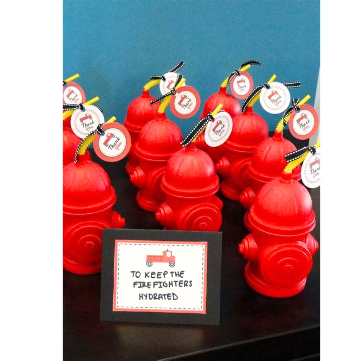 Fire Hydrant Cups w Straws / 8 Vasos de Hidrantes con Popote Fiestas Novelty