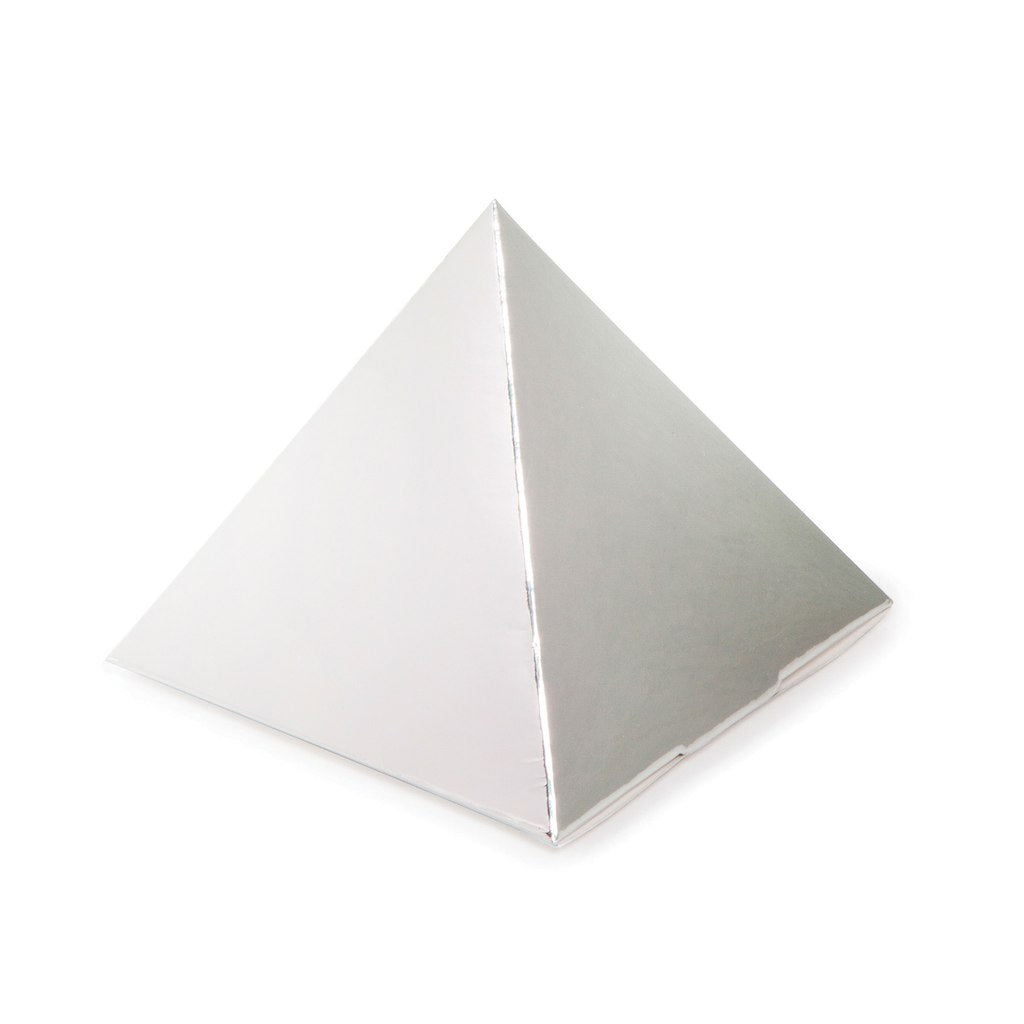 Victoria Lynn Silver Foil Pyramid Favor Box / Cajas Triangulares Color Plata Descontinuado Victoria Lynn