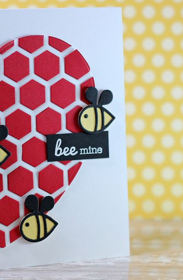 Bee Shape Die / Troquel en Forma de Abeja Descontinuado Taylored Expressions