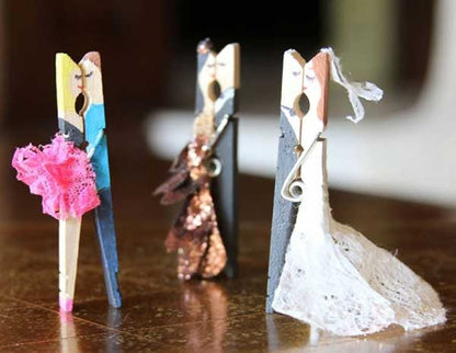 Small Spring Clothespins / Pinzas de Madera Chicas 24 pzas. Descontinuado Darice