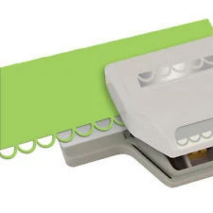 Open Scallop Edge Punch / Perforadora de Borde de Escalopa DESCONTINUADO Ek Success