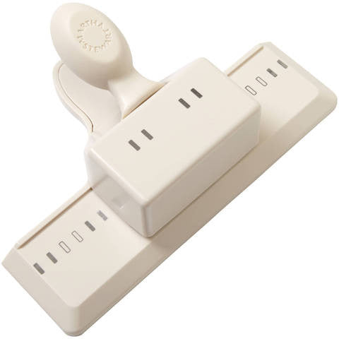 Ribbon Threader Edge Punch / Perforadora de Orilla Cinta de Rayas Descontinuado Martha Stewart