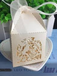 Favor Box with Pearl Ribbon Ties / Cajitas con Moño Brillante Cajitas para Armar David Tutera