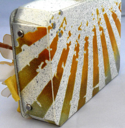 Distress Fossilized Amber Spray Stain / Tinta en Spray Amarillo Mostaza Descontinuado Ranger