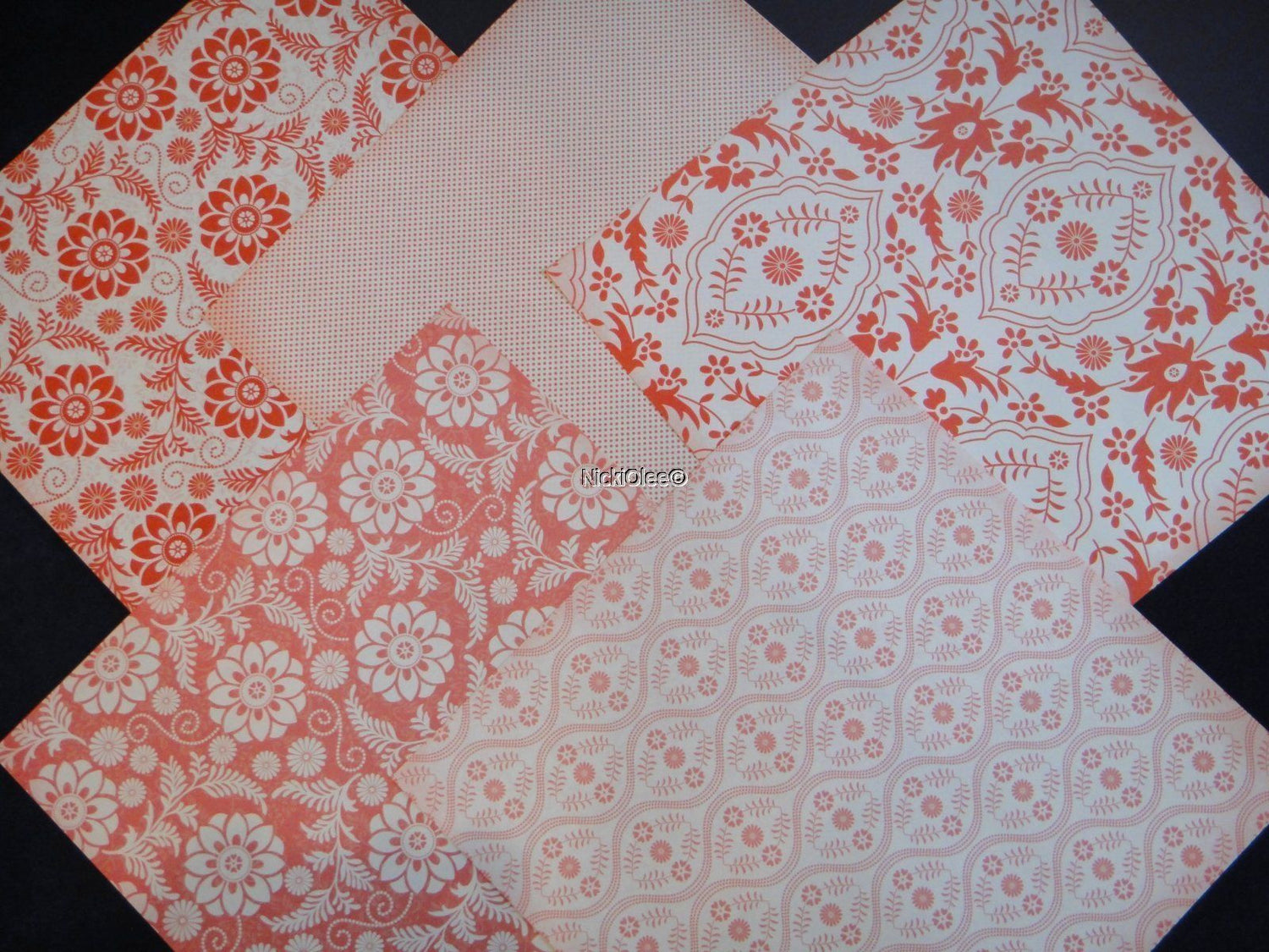 Fresh Floral Paper Stack / Block de 180 Hojas de Papel con Motivos Florales Descontinuado DCWV
