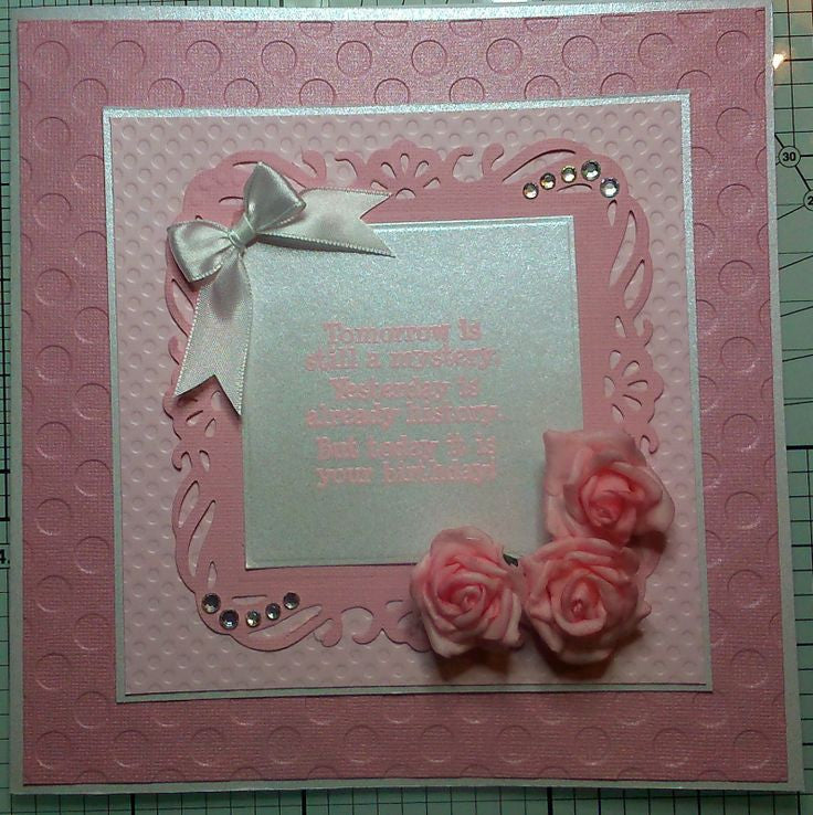 Embossalicious Grande Dots 8" x 8" / Folder de Grabado Grande Puntos Descontinuado Crafter&