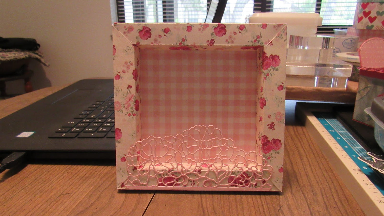 Happy Frame XL Die / Suaje de Marco Descontinuado Elizabeth Craft Designs
