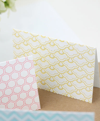 2 Whimsy Embossing Folders / Folders de Grabado Caprichos (2 piezas) Descontinuado We R Memory Keepers
