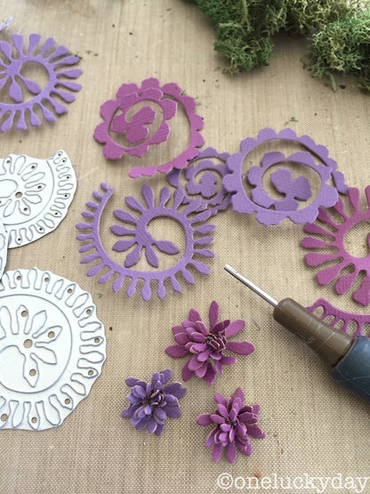 Tim Holtz Thinlits Die Tiny Tattered Florals / 15 Suajes de Flores y Herramienta para Filigrana Descontinuado Sizzix