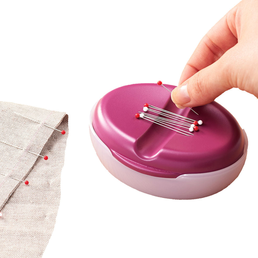 Magnetic Pin Caddy / Caja Inmantada para Alfileres Costura Clover