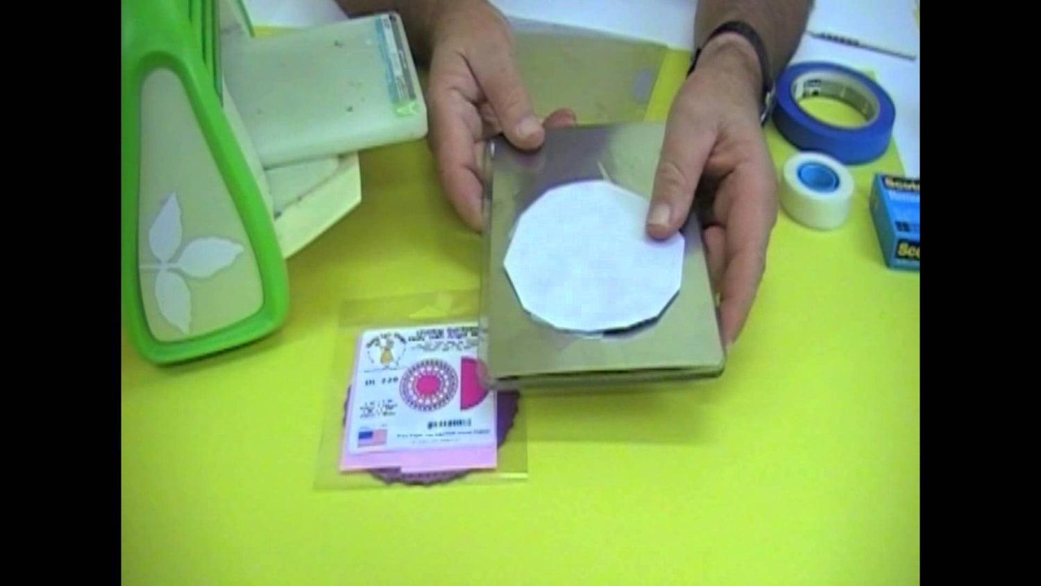 Metal Cutting Plate Adaptor / Adaptador de Metal para Cortar Descontinuado Cheery Lynn Designs