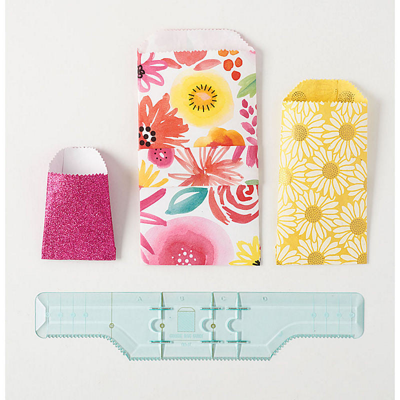 Goodie Bag Guide / Herramienta para Hacer Bolsas de Regalo Descontinuado We R Memory Keepers