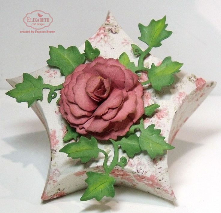 Star Pillow Box Die / Suaje de Caja de Almohada de Estrella Descontinuado Elizabeth Craft Designs