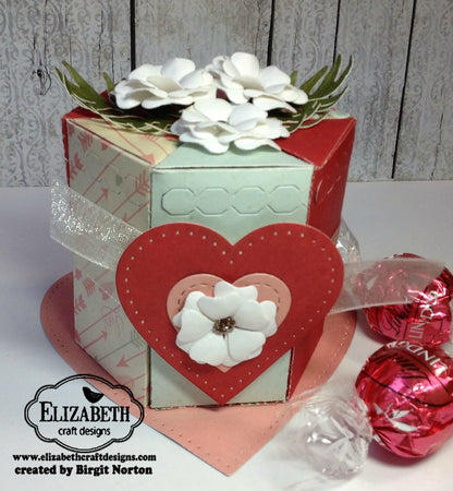 Triangle Treat Box Die / Suaje de Caja Triangular Descontinuado Elizabeth Craft Designs