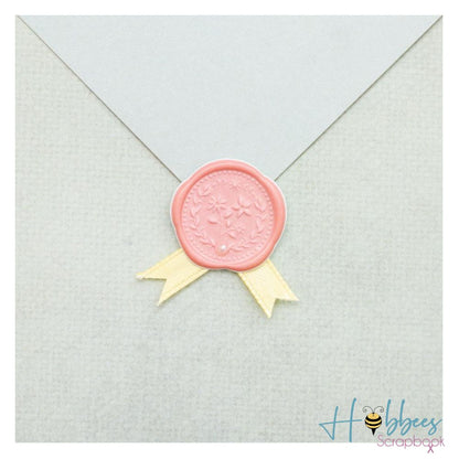 Antique Garden Seals With Ribbon Accents /  Sellos de Cera Con Detalles de Cinta Adornos / Embellishments American Crafts