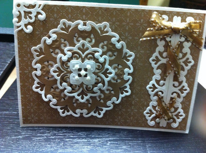 Parisian Accents S5-034 / Suaje de Corte de Medallon Borde y Esquina Descontinuado Spellbinders