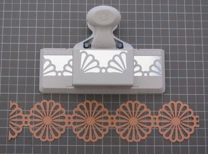 Daisy Fan Deep Edge Punch / Perforadora Orilla Profunda Abanico de Margarita Descontinuado Martha Stewart