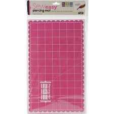 Sew Easy Foam Piercing Mat / Tapete de Perforación de Foamy Descontinuado We R Memory Keepers