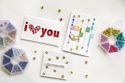 Pastel Eyelets With Storage Case / Ojillos Colores Pastel con Estuche Descontinuado We R Memory Keepers