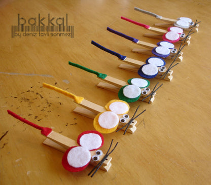 Small Spring Clothespins / Pinzas de Madera Chicas 24 pzas. Descontinuado Darice