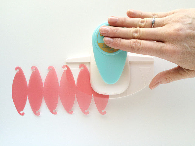 Globe Punch / Perforadora para Hacer Globos de Papel Descontinuado We R Memory Keepers
