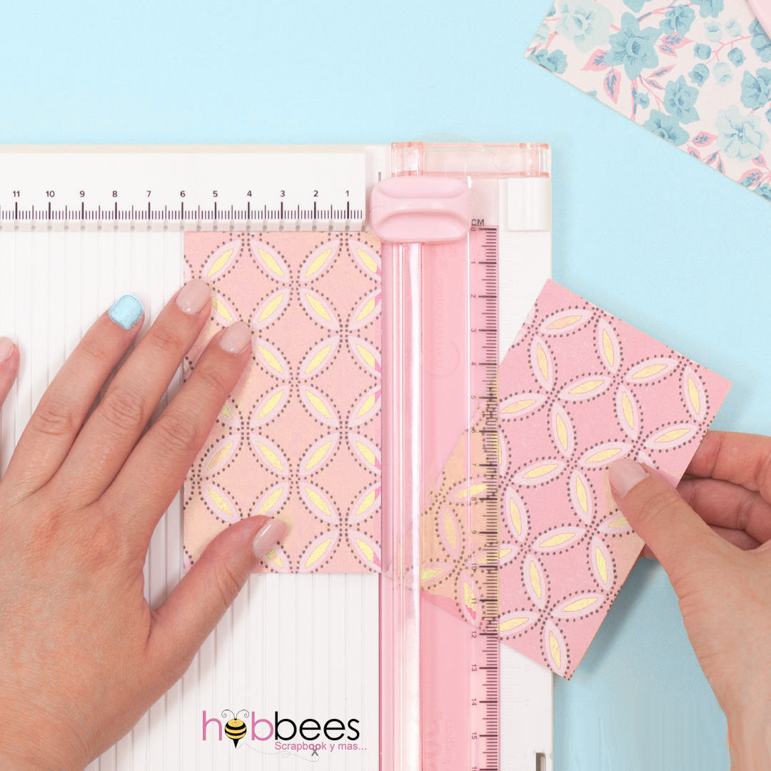 Pink Trim &amp; Score Board / Tabla de Corte y Dobleces Rosa Cortadoras / Guillotinas We R Memory Keepers