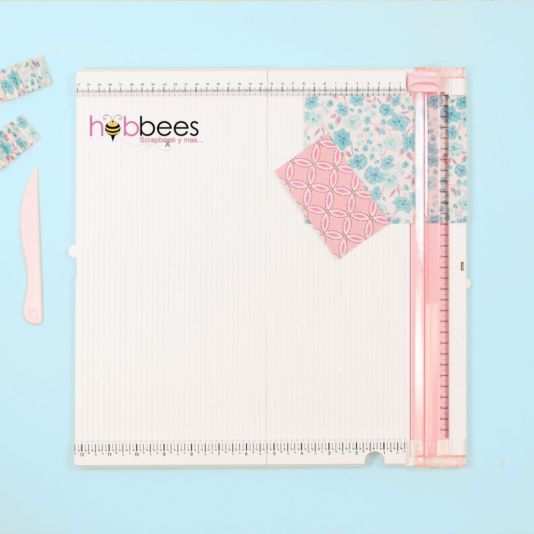 Pink Trim &amp; Score Board / Tabla de Corte y Dobleces Rosa Cortadoras / Guillotinas We R Memory Keepers