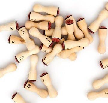 Hazelwood Wood Alphabet Stamps / Sellos de Madera de El Alfabeto Descontinuado American Crafts