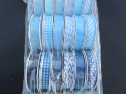 Premium Ribbon Value Pack Boy Grosgrain /  24 Carretes de Hilo y Listones Surtidos en Gama de Azules Descontinuado American Crafts