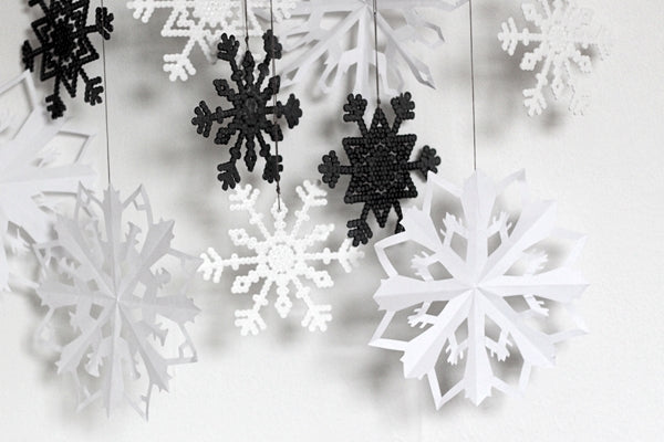 Hanging Evelyn Snowflake Die / Suaje de Copo de Nieve Descontinuado Memory Box