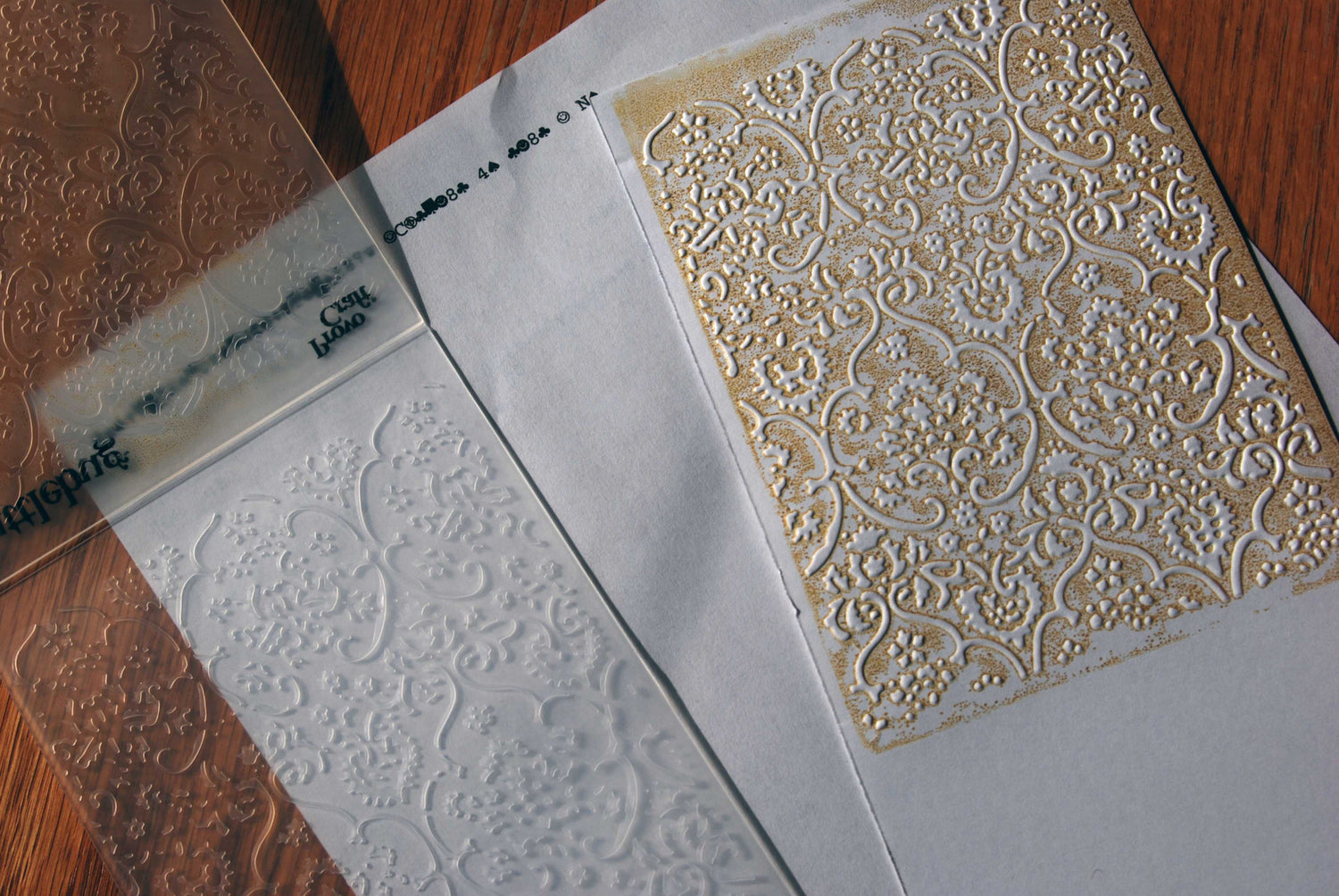 Folder de Grabado / Embossing Folder Textile Descontinuado Cuttlebug