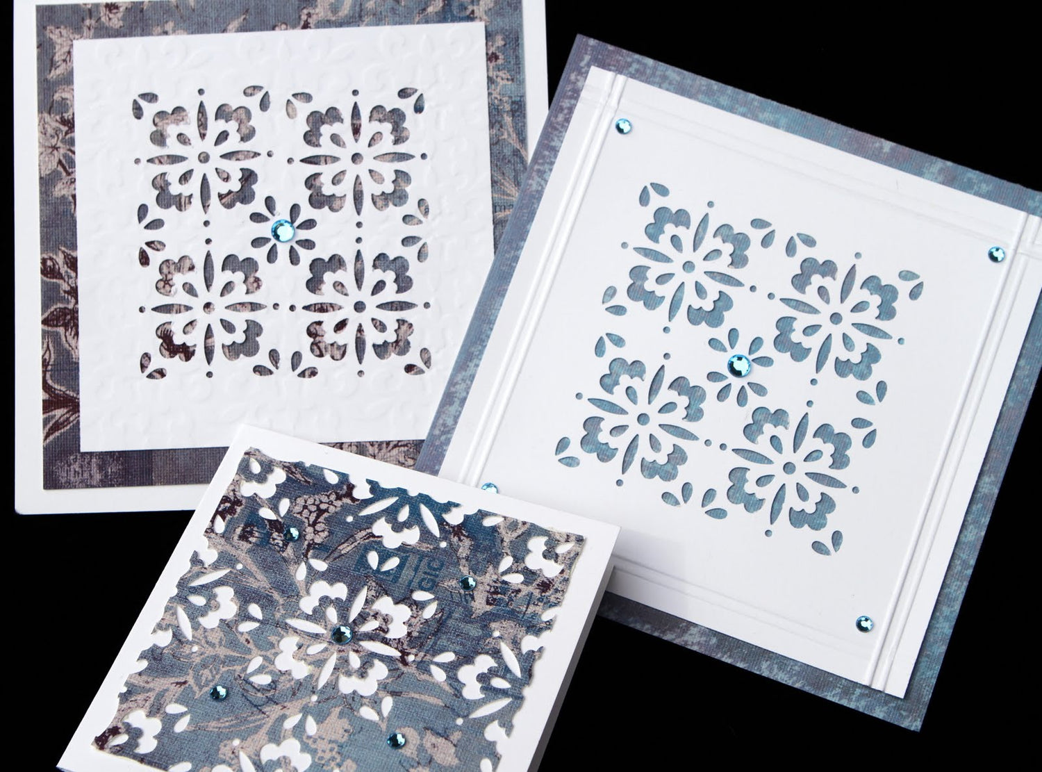 All Over the Page Floral Tile / Perforadora Baldosa Floral Descontinuado Martha Stewart