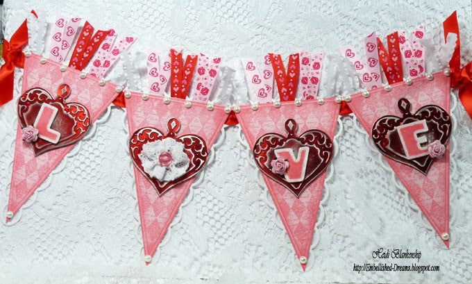 Suaje de Corte de Banderines / Nested Lacey Pennants Descontinuado Spellbinders