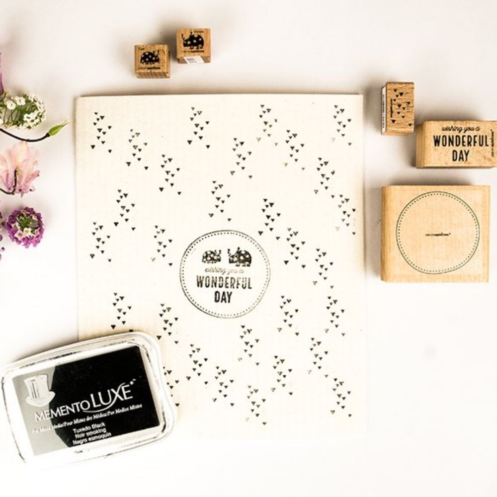 Tuxedo Black Memento Luxe / CojÃn de Tinta para Sellos Negro Tintas TSUKINEKO